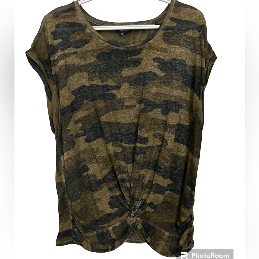 Lightly Used Lucky Brand Camo Tissue Tee